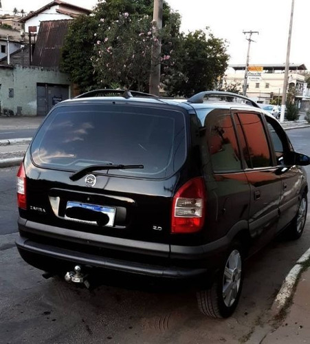 Imagem 2 de 6 de Zafira Elite Teto Solar