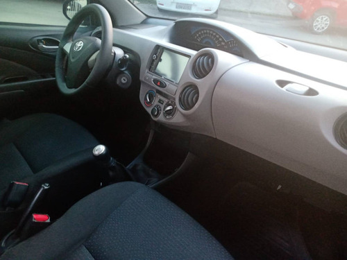 Imagem 6 de 10 de Toyota Etios 1.3 X 16v Flex 4p Manual