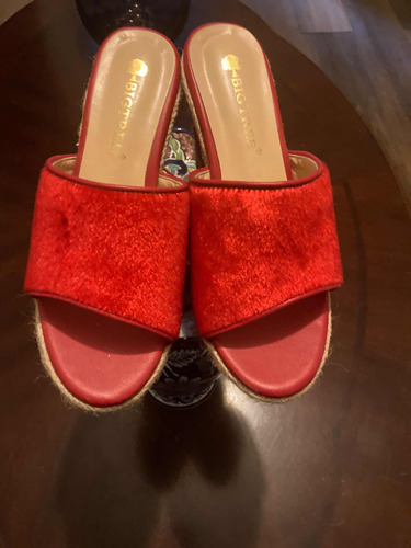Hermosos Zapatos De Terraplen Mujer Color Rojo.