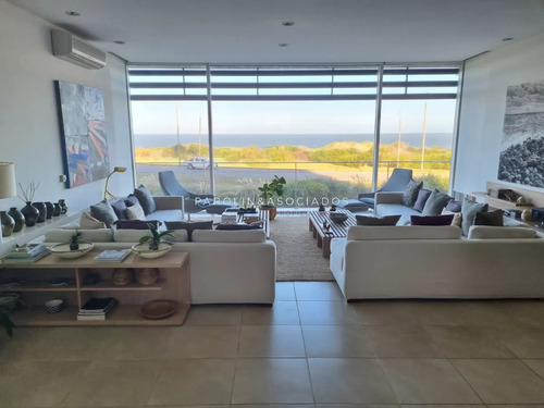 Hermoso Departamento En Venta Con Vista Al Mar.