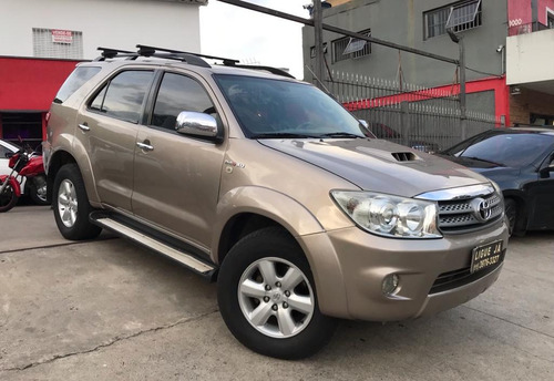 Toyota SW4 3.0 Srv 7l 4x4 Aut. 5p