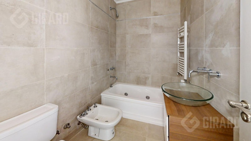 Departamento En Venta De 3 Amb A Estrenar Con Cochera, Zona Plaza Mitre.
