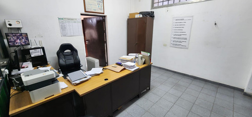 Local Comercial En Esquina 1091 M² S/ 3 Lotes - Libertad