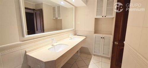 Departamento En Venta De 4 Dorm. En Concepción