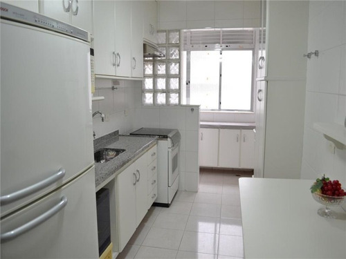 Imagem 11 de 13 de Guarujá-praia Das Pitangueiras- Reformado-02 Dormitórios-01 Suíte-dep.de Emprega-01 Vaga - Ap2476 - 34709152