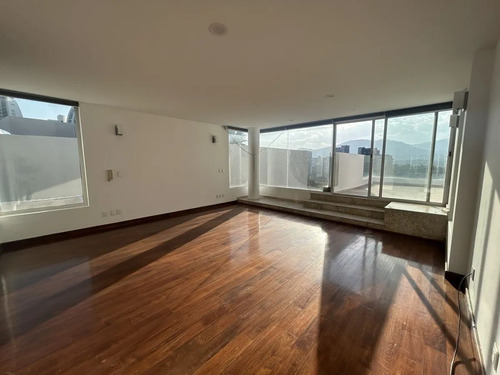 ¡vive Con Estilo En Interlomas! Renta Increíble Casa
