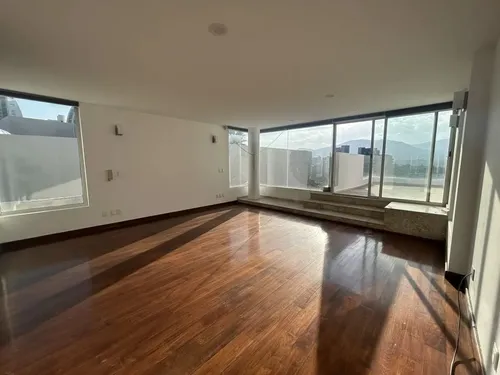 ¡vive Con Estilo En Interlomas! Renta Increíble Casa