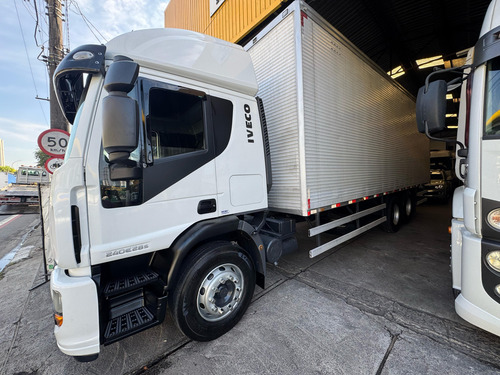 Iveco Tector 240e28s 2012/2013 Baú 8,50 X 2.95
