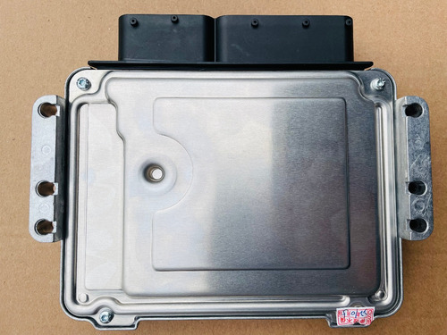 Computadora Ecu Ecm Motor 1.6 Automatico 2013 Attitude E90b