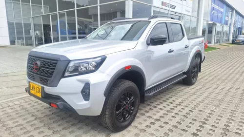 Nissan Frontier Pro4x / At / 4x4