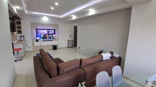 Apartamento En Residencia Cronus Country, El Parral