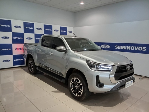 Toyota Hilux 2.8 D-4D TURBO DIESEL CD SRX 4X4 AUTOMÁTICO
