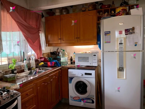 Oportunidad. Venta De Casa A Una Cuadra De La Playa En Buena Zona De Balneario Buenos Aires