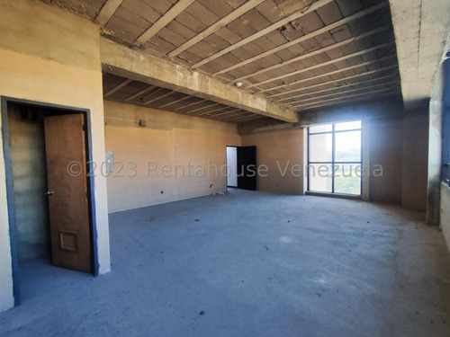 Karen García Rentahouse Trae Para Ti, En Venta Amplia Y Cómoda Oficina, El Este De Barquisimeto, En Obra Gris Para Remodelar A Tu Gusto, Fácil Acceso, Ideal Para Desarrollar Cualquier Negocio.