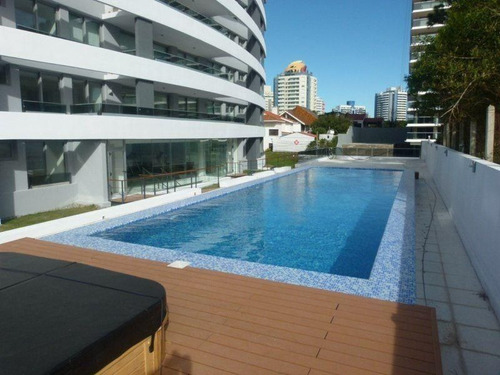 Apartamento En Alquiler Por Temporada De 2 Dormitorios En Playa Brava