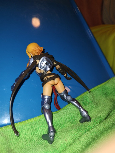 Revoltech Queens Blade 001 Leina (Usado)