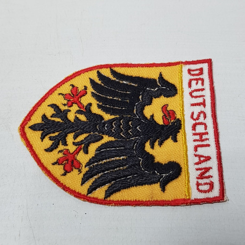 Imagen 4 de 4 de Antigua Insignia Escudo Alemán Mag 59374