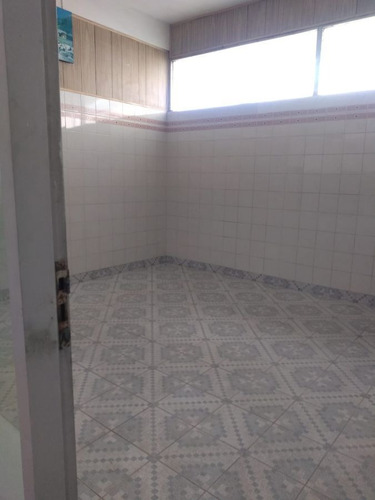 Imagen 7 de 30 de Local Comercial Alquiler Ubicado En Galería Del Edificio Cabo Corrientes