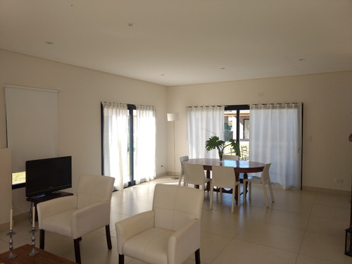 Casa A Estrenar Bº Cº Alvear De Benavidez