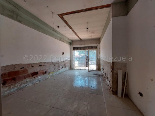 Comercio De Fácil Acceso A Vías Principales, Ubicado En Zona De Alto Potencial Comercial. Calle Junin. Maracay Rah 23-7446