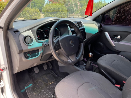 Imagen 18 de 18 de Renault Logan 2015 1.6 Privilége (( Gl Motors )) Financiamos