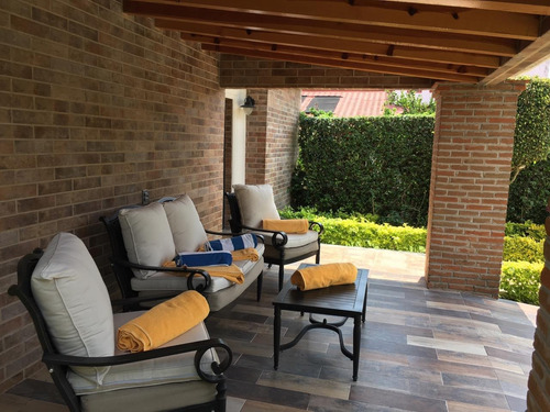 Imagen 10 de 14 de Venta De Casa Con Alberca Impecable