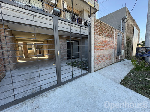 Alquiler-excelente Depto 2 Amb Con Cochera Y Patio Privado-200m Estacion Pilar