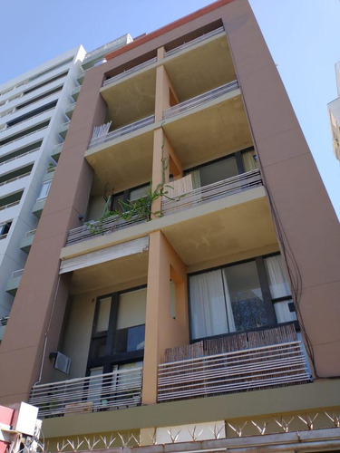 Excelente Departamento En Duplex De 2 Amb Con Balcon, Parrilla Y Pileta