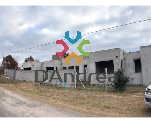 Venta / Permuta Casa Quinta A Terminar En Acceso Sur