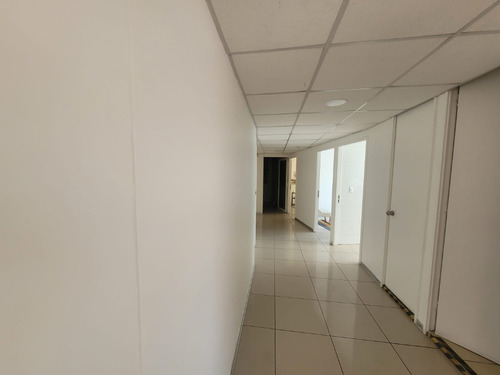 Ideal Centro Médico O Similar, Cerca Metro Manquehue