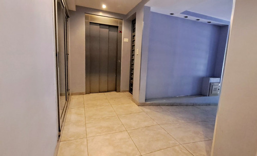Venta Monoambiente C/balcón Y Parrilla Al Frente