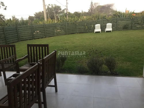 Moderna Casa En Venta En El Chorro A Metros Del Mar