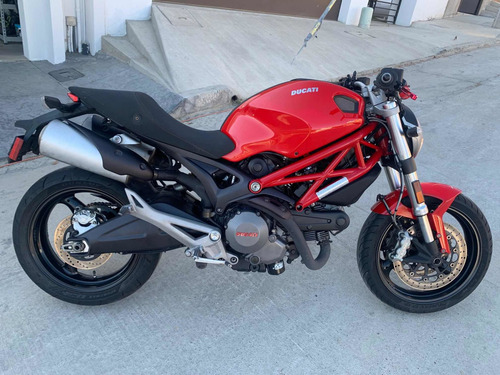 Imagen 1 de 9 de Ducati Monster 696