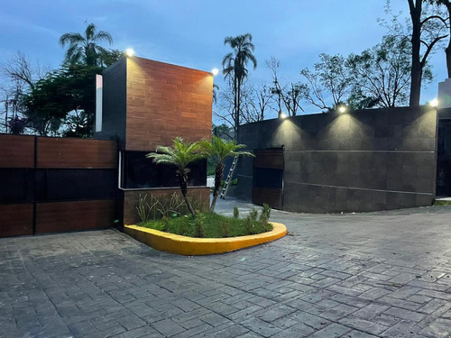 Terreno En Venta En Fracc. Con Vigilancia. Acapantizngo, Cuernavaca