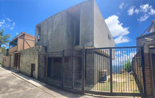 Imagen 3 de 4 de Casa En Obra Gris Con Arquitectura Y Estructura De Concreto