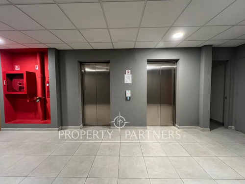 Excelente Oficina En Arriendo - Edificio Vanguardi...
