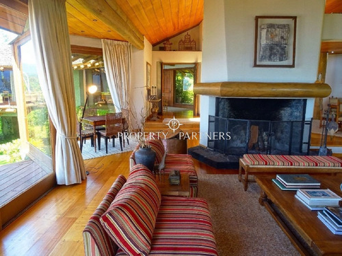 Lujosas Casas Con Orilla De Lago Villarrica