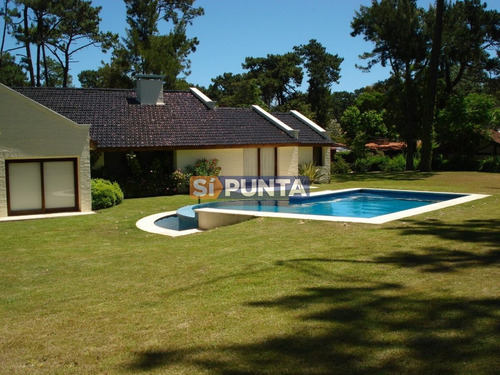 Imagen 1 de 11 de Casa En Alquiler Con Piscina