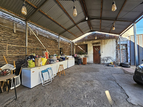 Casa Comercial Con Terreno Grande, Comuna De Santiago