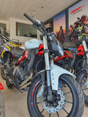 Imagen 12 de 15 de Benelli 302 S