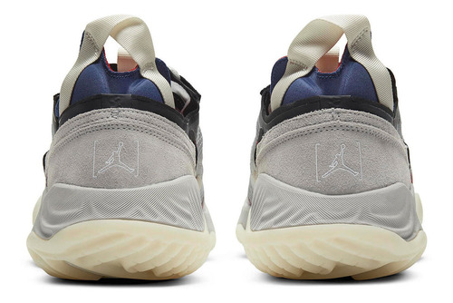 Zapatillas Jordan Delta Breathe Clear Medium Cw0783-901