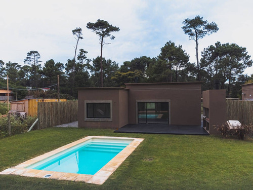 Imagen 22 de 25 de Venta Casa Con 3 Dormitorios Y Piscina En Parque Burnett Punta Del Este