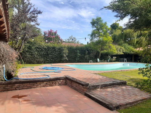 Imagen 2 de 30 de Casa Quinta En Venta De 1670m2 Ubicado En La Unión