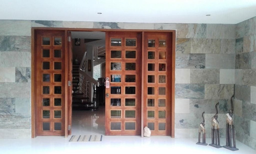 Hermosa Casa Remodelada Con Acabados De Primera En Venta Ubicada En Las Marías 20-13481