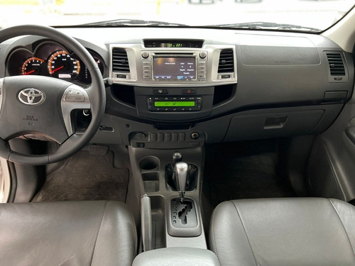 Imagem 11 de 15 de Toyota - Hilux 2.7 16v 4p Srv Flex 4x4 Cabine Dupla Autom