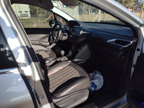 Imagen 5 de 8 de Peugeot 2008 2016 1.6 Thp Sport