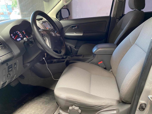 Toyota Hilux 3.0 Cd Srv Cuero Tdi 171cv 4x4 4at 2013