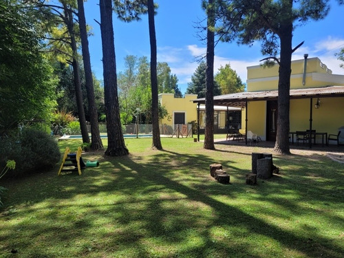 Casa Estilo Campo Con Casa De Huéspedes Parque Y Piscina