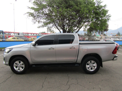 Toyota Hilux 2400 4x4
