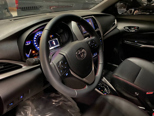 Toyota Yaris S Cvt 1.5 Automatico Hatchback 5p